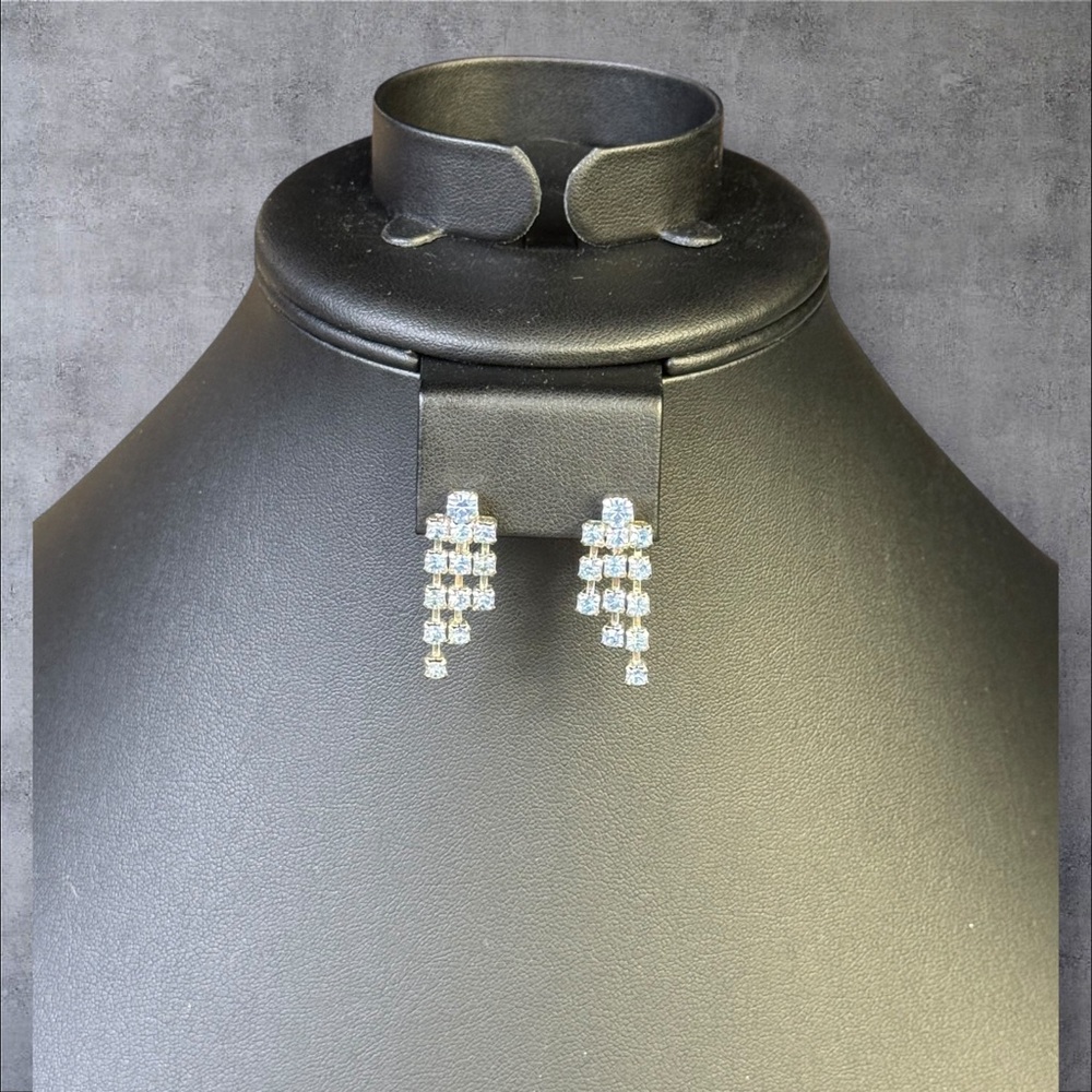 178. Vintage Baby Blue Rhinestone Dangle Earrings Screw Back
